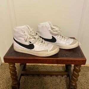 Nike Blazer Mid black and white sneaker